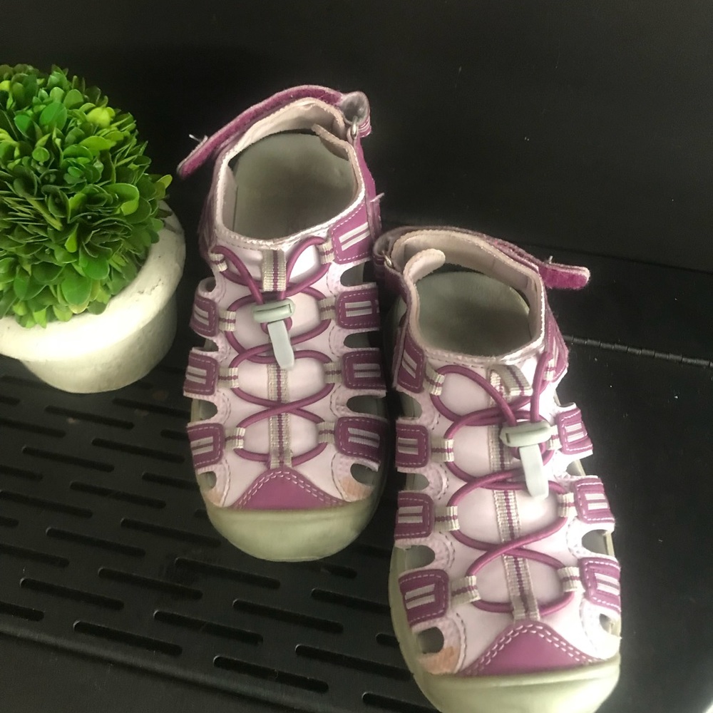 Khombu Kids Sandals